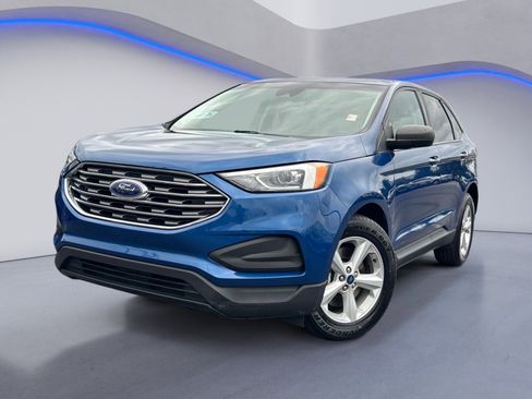 Used 2020 Ford Edge SE image 2