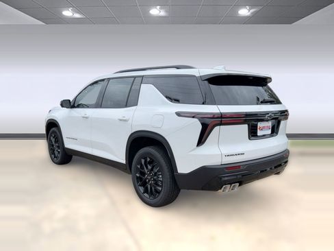 New 2026 Chevrolet Traverse LT w/ Midnight/Sport Edition image 3