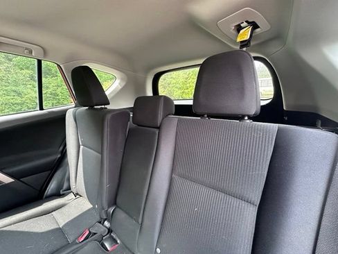 Used 2015 Toyota RAV4 LE AWD/4WD image 11