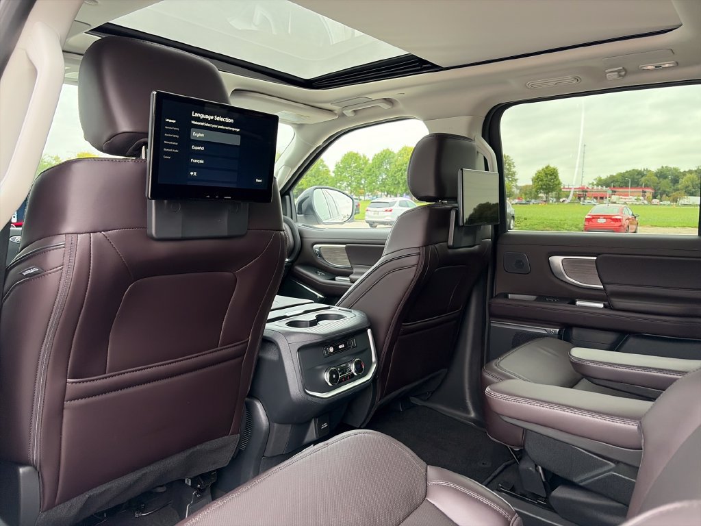 Used 2026 Ford Expedition Max Platinum w/ Platinum Ultimate Package AWD/4WD image 35