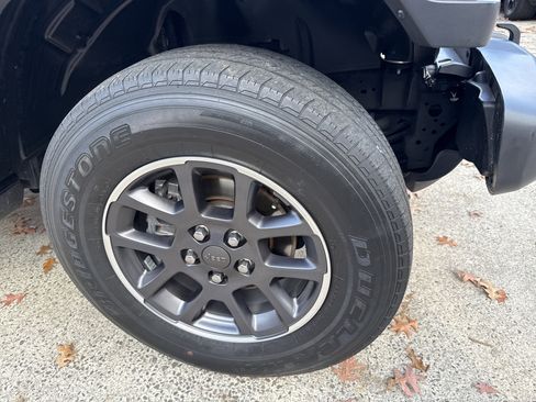 Used 2020 Jeep Gladiator Overland w/ Safety Group image 14