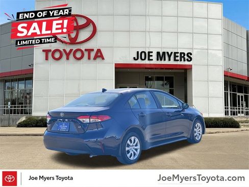 Used 2025 Toyota Corolla LE image 4