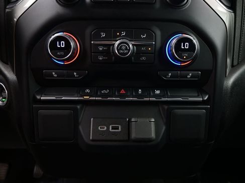 Used 2022 Chevrolet Silverado 1500 LT RWD image 22