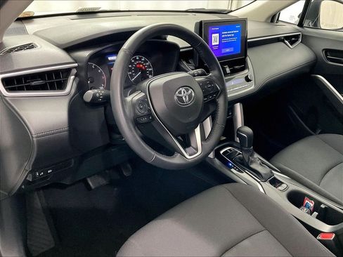 Used 2023 Toyota Corolla Cross LE w/ Moonroof Package AWD/4WD image 8