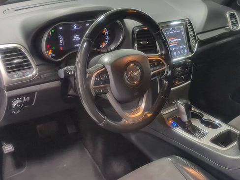Used 2019 Jeep Grand Cherokee Altitude AWD/4WD image 12