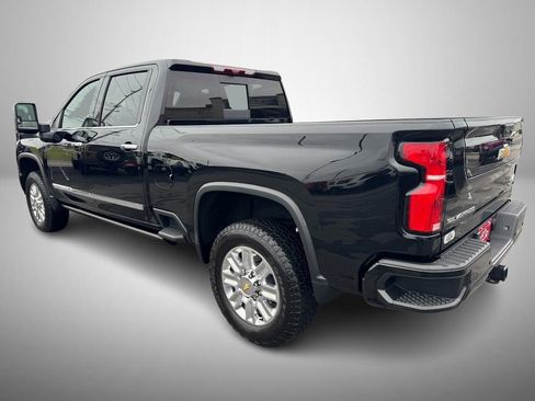 Used 2024 Chevrolet Silverado 2500 High Country w/ High Country Premium Package image 4