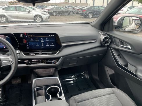 Used 2025 Chevrolet Equinox LT image 34