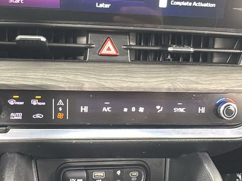 Used 2025 Kia Sportage X-Line w/ Premium Package image 27