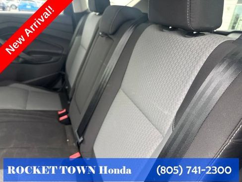 Used 2017 Ford Escape SE FWD image 9