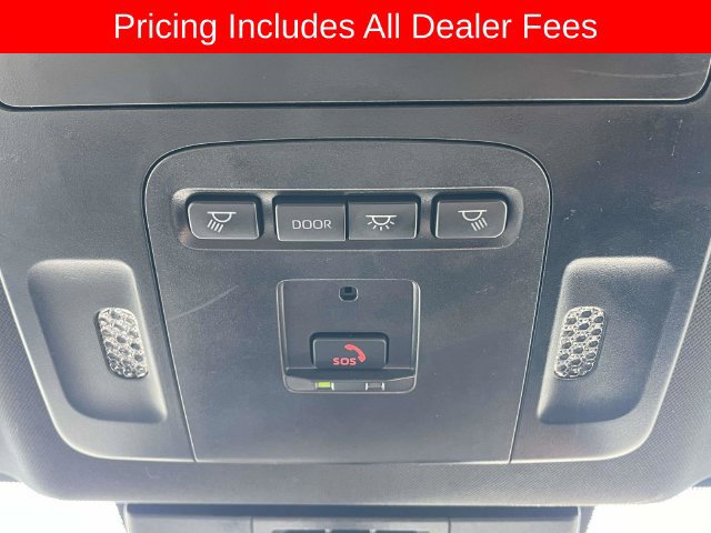 Used 2025 Toyota Camry XSE FWD image 32