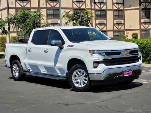 Used 2025 Chevrolet Silverado 1500 LT AWD/4WD image 2
