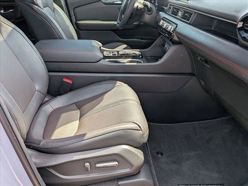 Used 2025 Honda Pilot Black Edition image 24