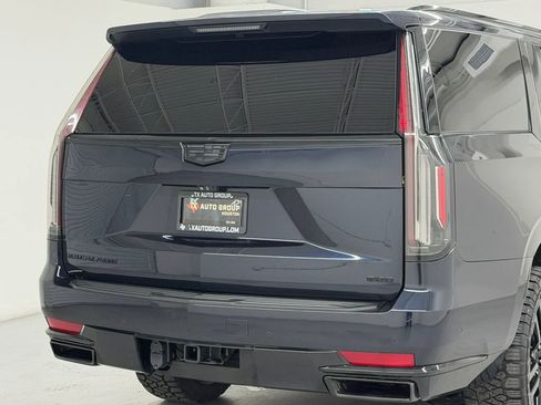 Used 2021 Cadillac Escalade ESV Sport AWD/4WD image 38