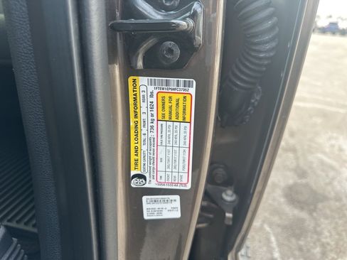 Used 2017 Ford F150 XLT image 14