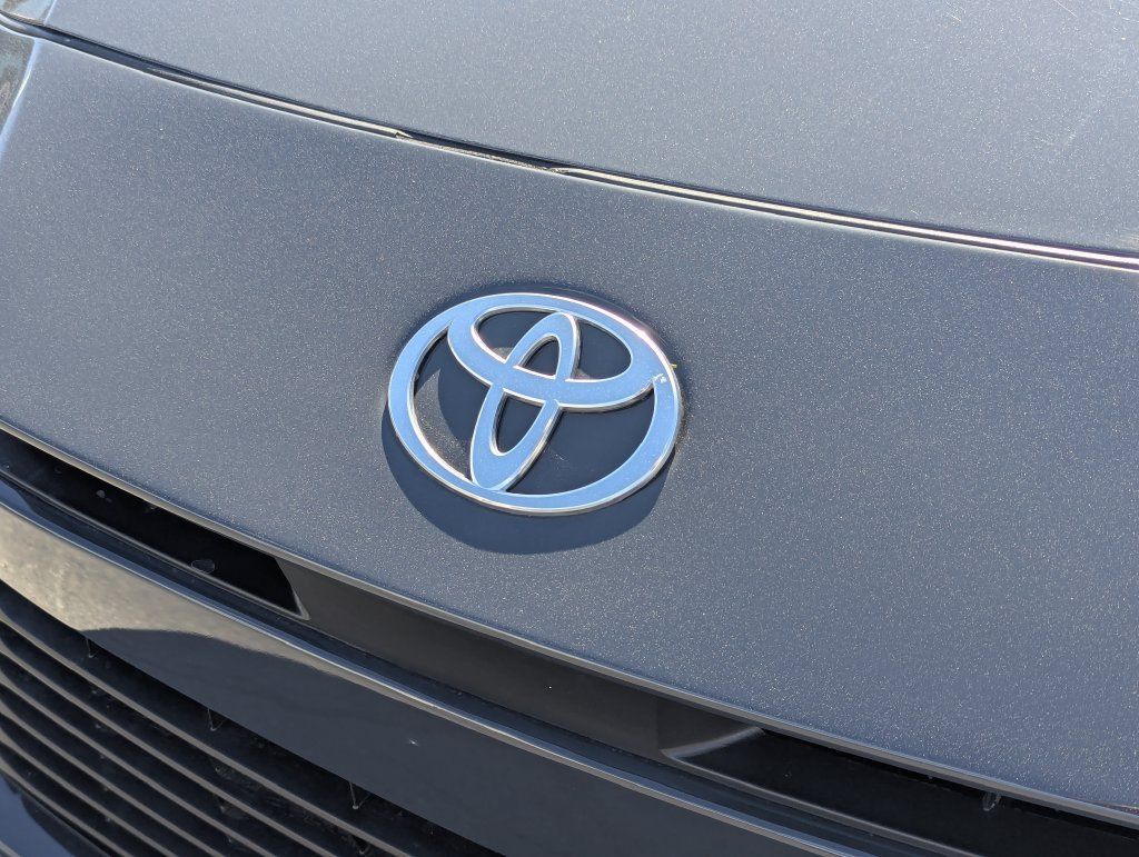Used 2025 Toyota Camry LE FWD image 11
