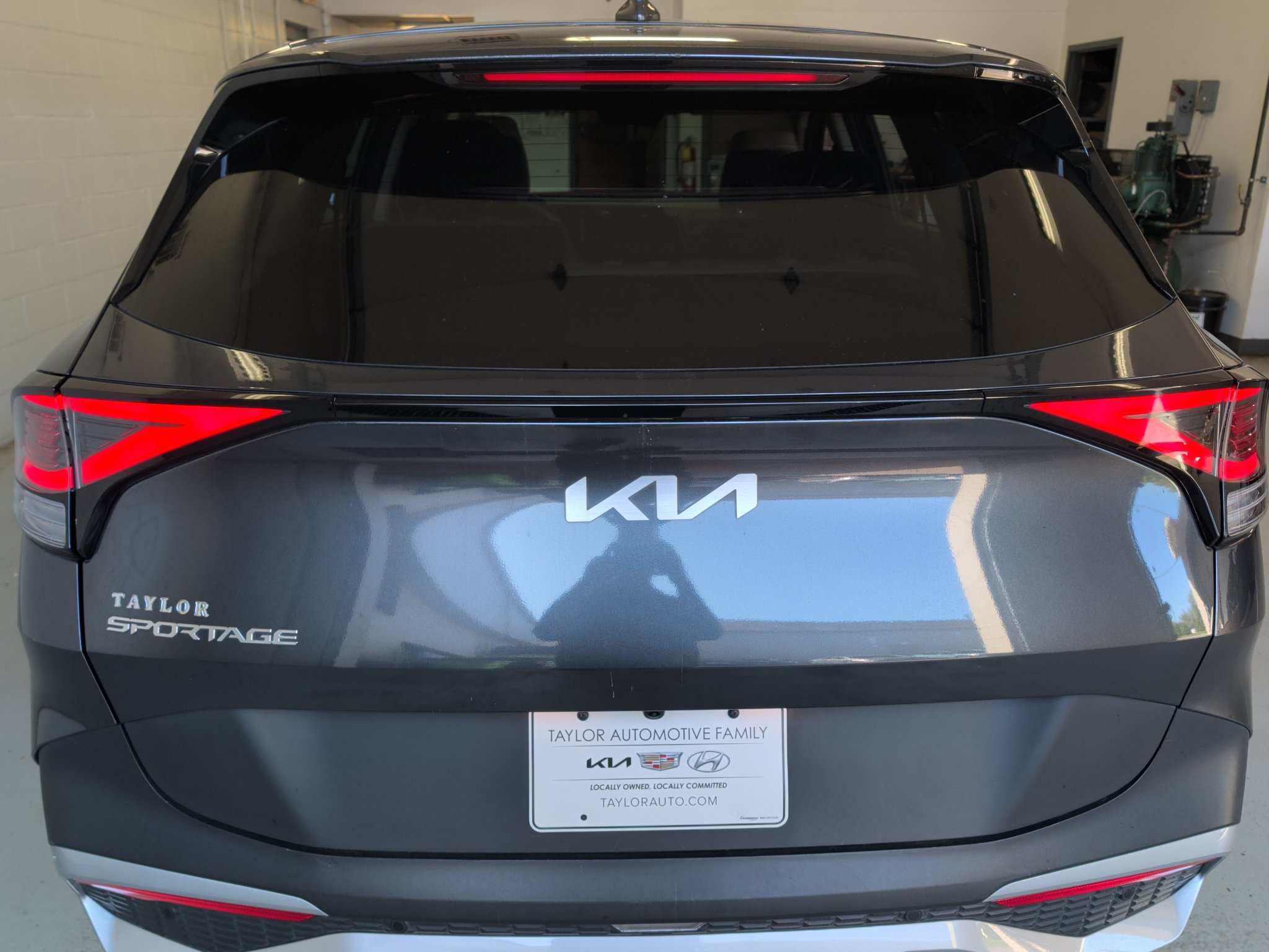Certified 2023 Kia Sportage EX FWD image 10