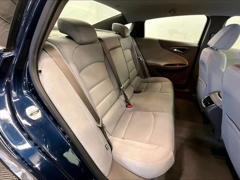 Used 2021 Chevrolet Malibu LT FWD image 23