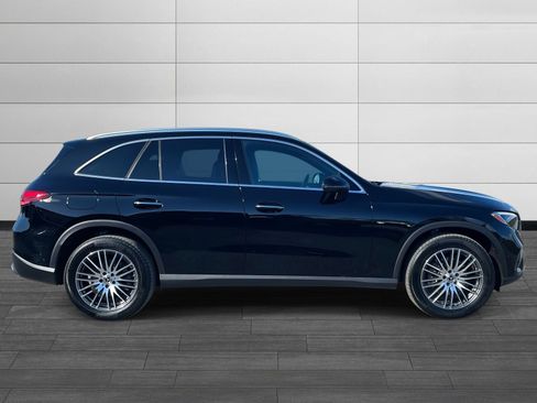 Certified 2025 Mercedes-Benz GLC 300 image 2