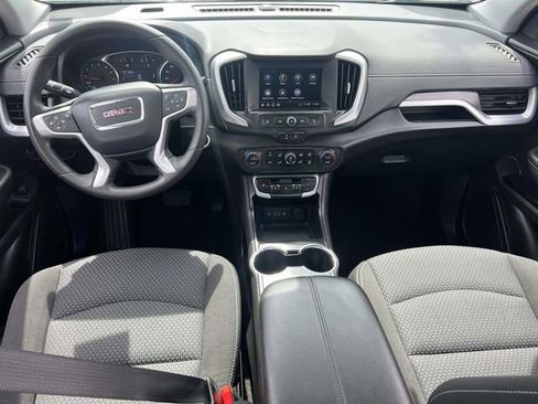 Used 2023 GMC Terrain SLE w/ Driver Convenience Package image 14
