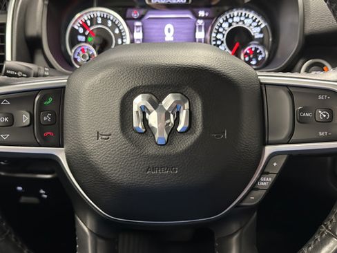 Used 2020 RAM 1500 Big Horn AWD/4WD image 14