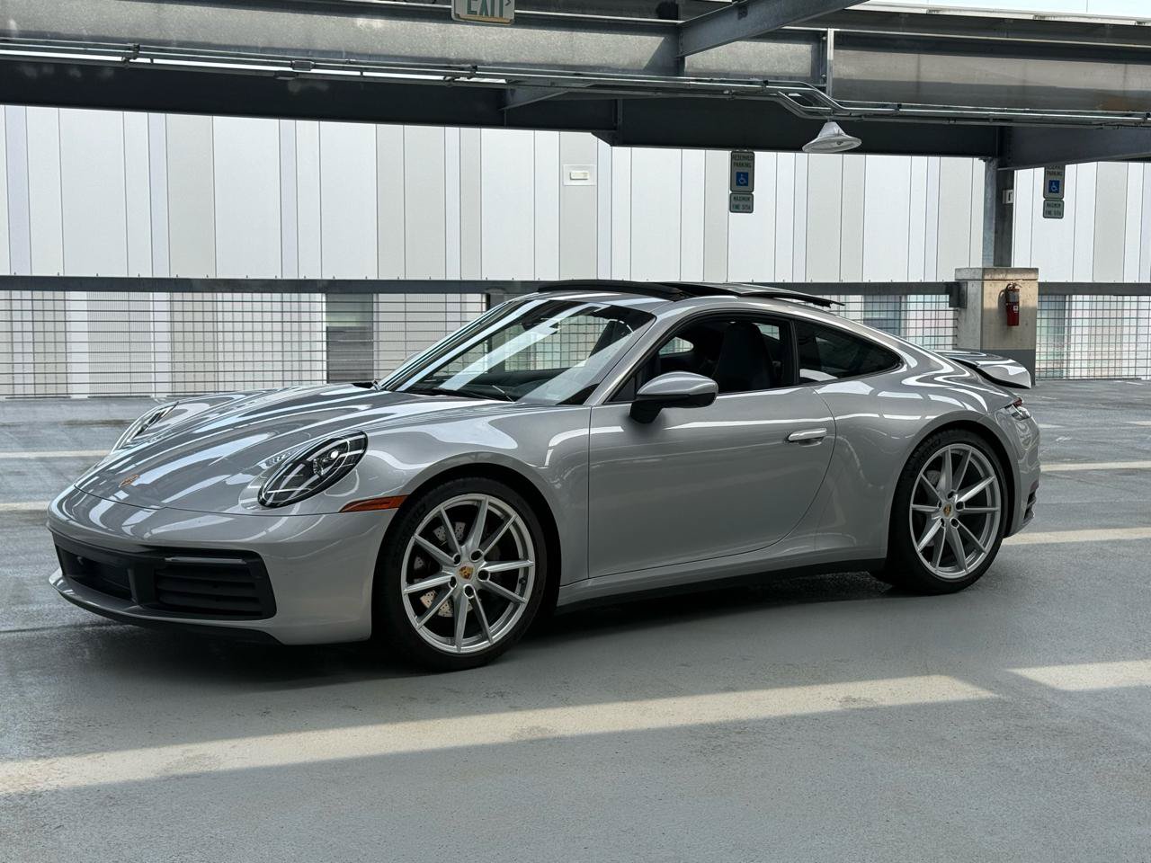 Used 2024 Porsche 911 Carrera w/ Premium Package RWD image 8