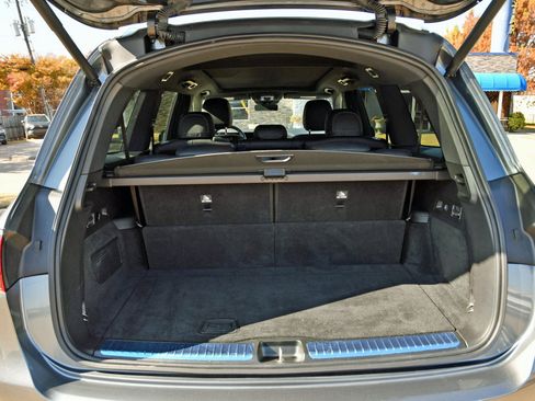 Used 2025 Mercedes-Benz GLS 450 4MATIC image 11