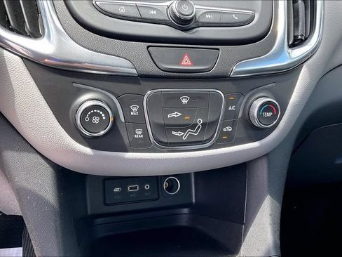 Certified 2021 Chevrolet Equinox LS w/ LS Convenience Package FWD image 32