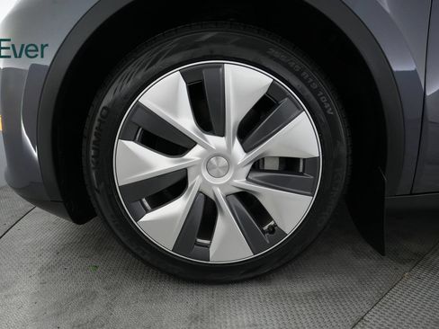 Used 2023 Tesla Model Y Long Range AWD/4WD image 19