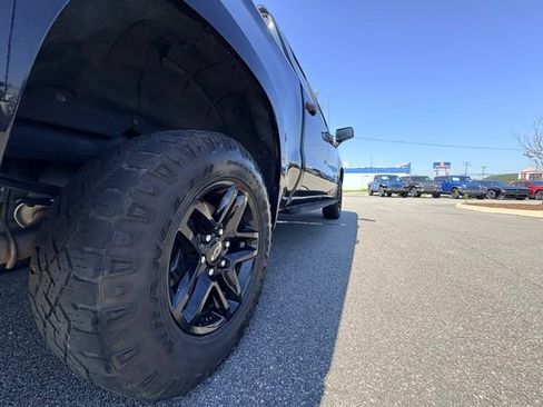 Used 2022 Chevrolet Silverado 1500 Custom Trail Boss w/ Safety Confidence Package AWD/4WD image 7