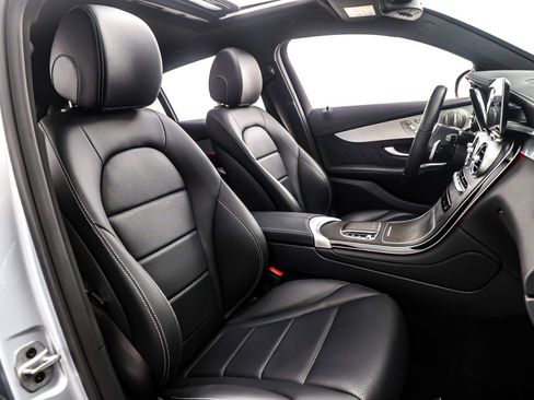 Used 2023 Mercedes-Benz GLC 300 4MATIC Coupe image 8