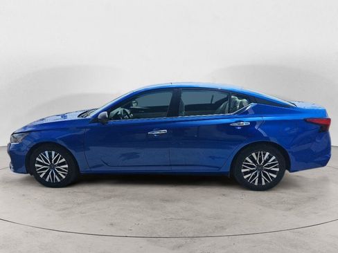 Used 2025 Nissan Altima 2.5 SV FWD image 6