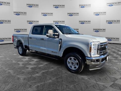 Used 2025 Ford F250 XLT image 7
