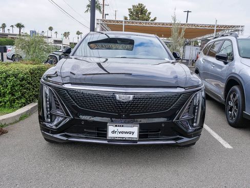 Used 2024 Cadillac Lyriq Sport AWD/4WD image 2