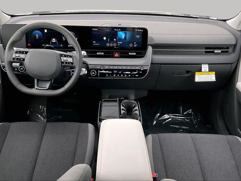Certified 2026 Hyundai Ioniq 5 SE RWD image 15