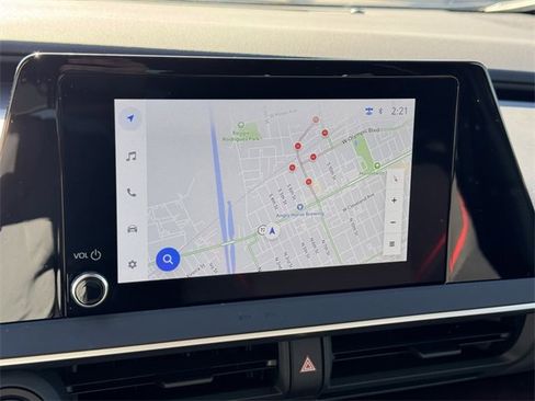 Used 2025 Toyota Prius SE image 18