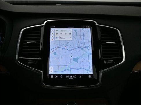 Used 2023 Volvo XC90 B5 Plus image 14