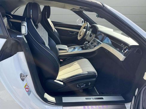 Used 2022 Bentley Continental GT Speed image 11