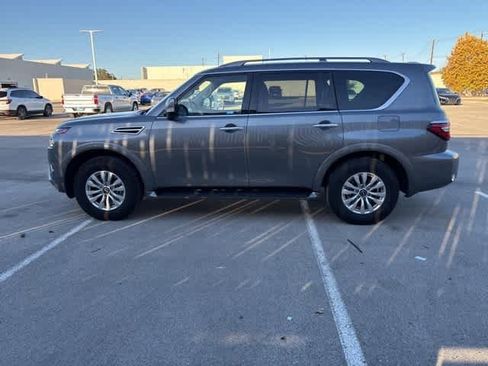 Used 2023 Nissan Armada SV image 2
