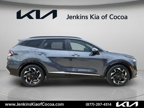 Certified 2024 Kia Sportage SX FWD image 3