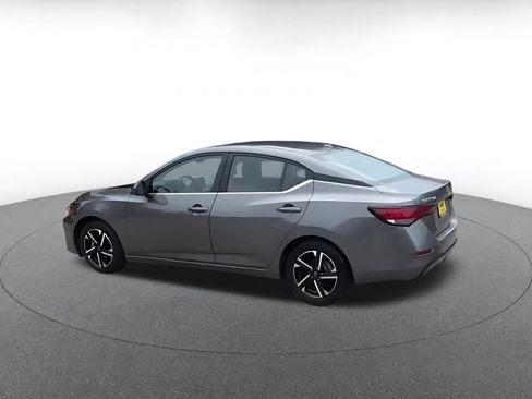 Used 2025 Nissan Sentra SV FWD image 10