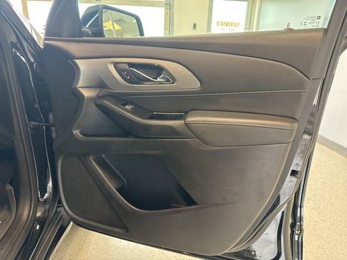 Used 2023 Chevrolet Traverse LT w/ LPO, Floor Liner Package AWD/4WD image 48