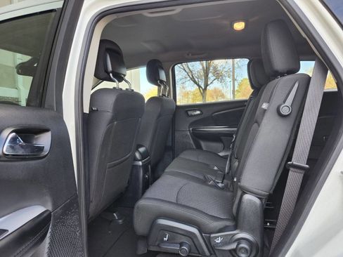 Used 2018 Dodge Journey SE w/ Blacktop Package image 5