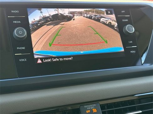 Certified 2023 Volkswagen Taos SE w/ Panoramic Sunroof Package image 41