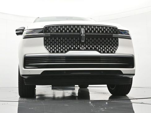 New 2026 Lincoln Navigator L Premier AWD/4WD image 38