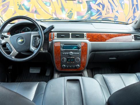 Used 2013 Chevrolet Tahoe LT w/ Texas Edition RWD image 12