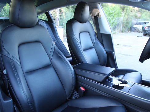 Used 2020 Tesla Model 3 Standard Range Plus RWD image 20