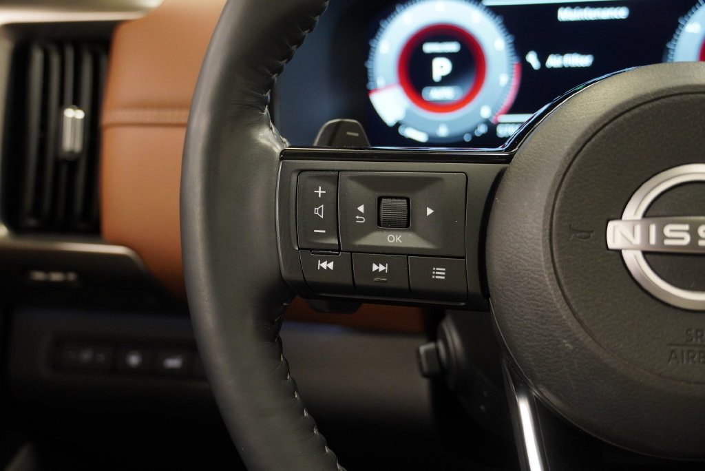 Used 2024 Nissan Pathfinder Platinum AWD/4WD image 35