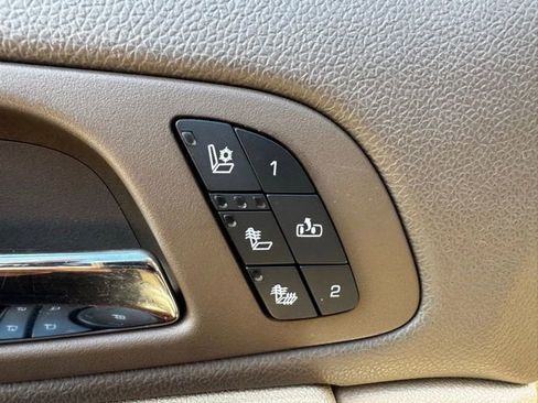Used 2012 Chevrolet Avalanche LTZ AWD/4WD image 19