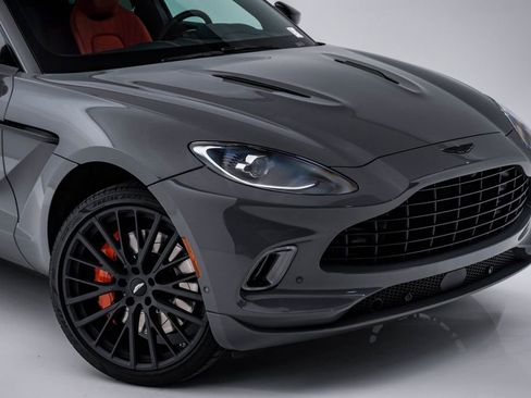 Used 2023 Aston Martin DBX SUV image 4