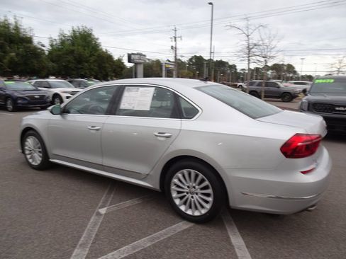 Used 2017 Volkswagen Passat 1.8T SE image 6
